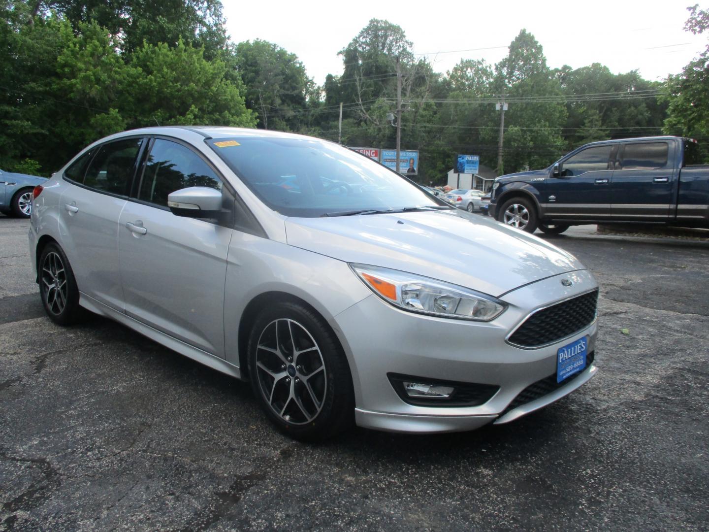 2016 SILVER Ford Focus (1FADP3F25GL) , AUTOMATIC transmission, located at 540a Delsea Drive, Sewell, NJ, 08080, (856) 589-6888, 39.752560, -75.111206 - Photo#10